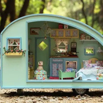 DIY Tur casă de Păpuși din Lemn de Călătorie Caravana De Timp Miniaturale Kit Doll House Muzica a CONDUS Box-Comandă Vocală Manual de Kituri Pentru Fete