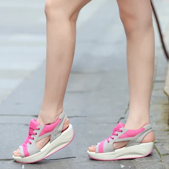 Femei Sandale Confortabile Nou Fund Gros Casual Leagăn Pantofi Femei Deget De La Picior Deschis Slabire Vara Pene Sandale Cu Platforma