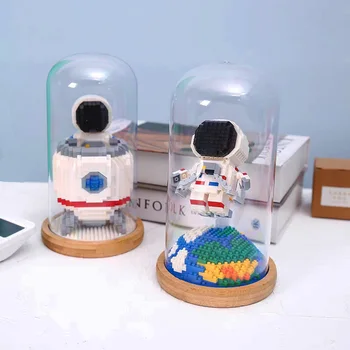 Seriile de spațiu MOC Astronaut Drăguț Micro Blocuri Cosmonaut Model cu Display Cutie de Lumină LED Diamond Mini Caramida Jucării pentru Copil